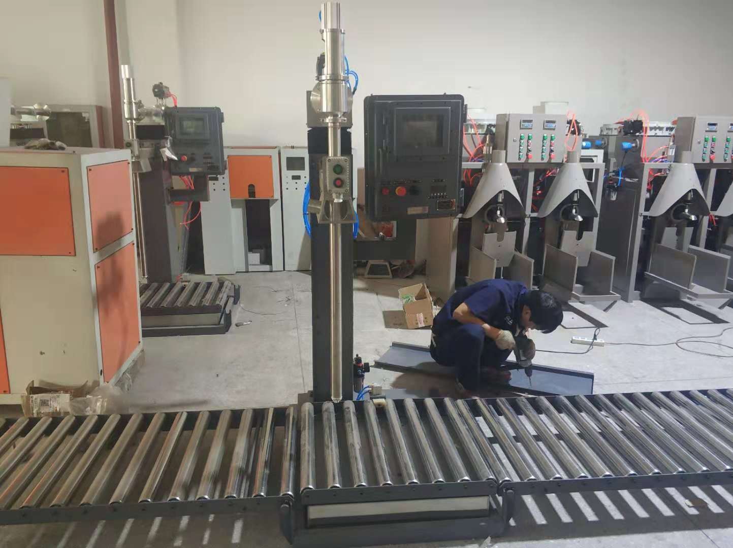 化工灌裝機,200L灌裝機,涂料油漆灌裝機,潤滑油灌裝機