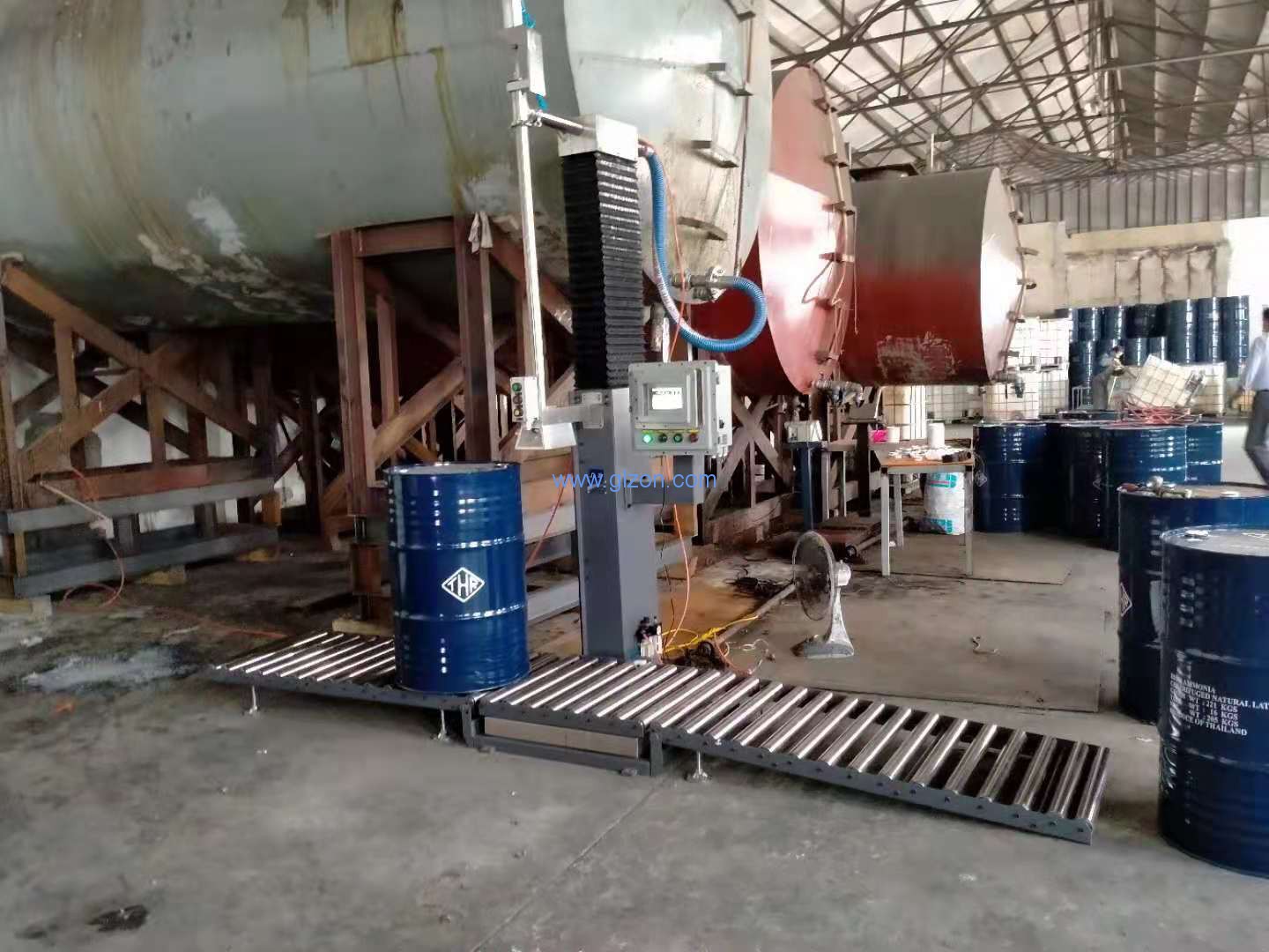 1620266660684678.jpg 化工灌裝機,200L灌裝機,涂料油漆灌裝機,潤滑油灌裝機