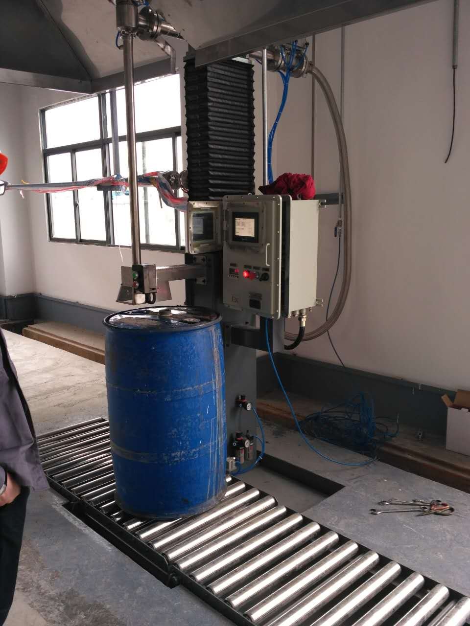 化工灌裝機,200L灌裝機,涂料油漆灌裝機,潤滑油灌裝機