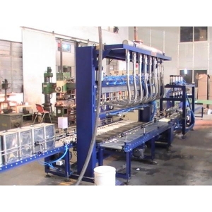 Full automatic 4L motor oil filling line